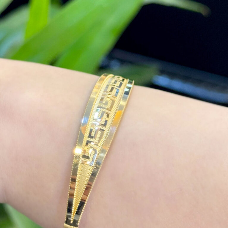 14 Ayar Altın VRSCE Ajda Kelepçe Bileklik