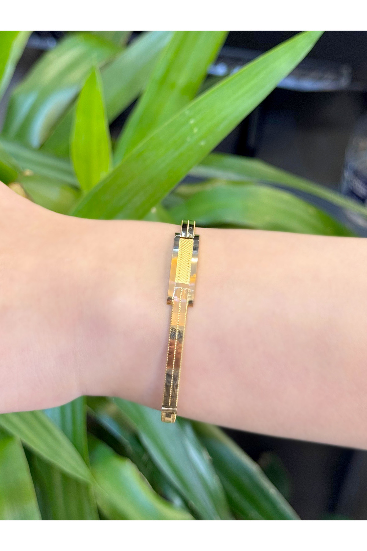 14 Ayar Altın Tekli Kaburga Ajda Kelepçe Bileklik