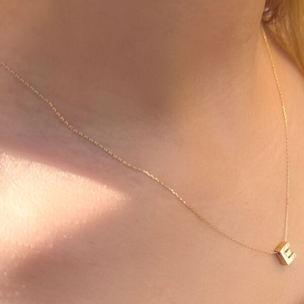 14 Ayar Altın 3 Boyutlu E Harfli Kolye