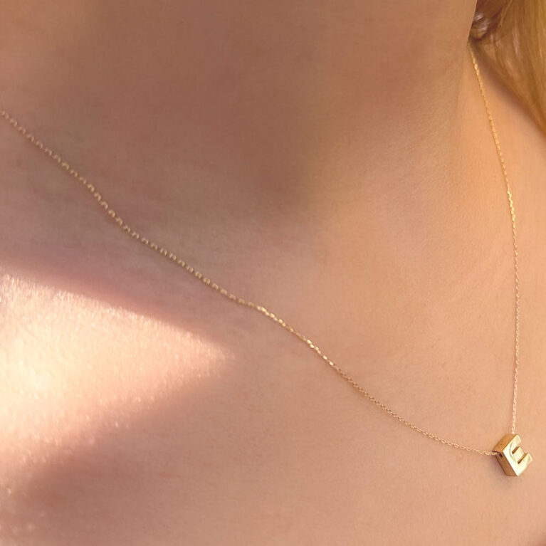 14 Ayar Altın 3 Boyutlu E Harfli Kolye