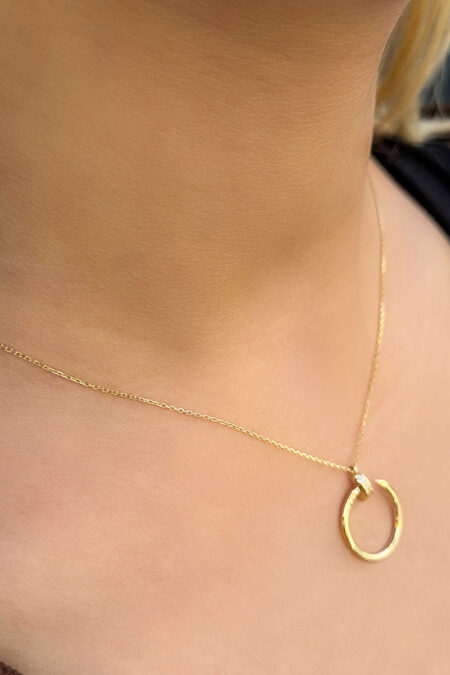 14 Ayar Altın Çivi Tasarım Kolye