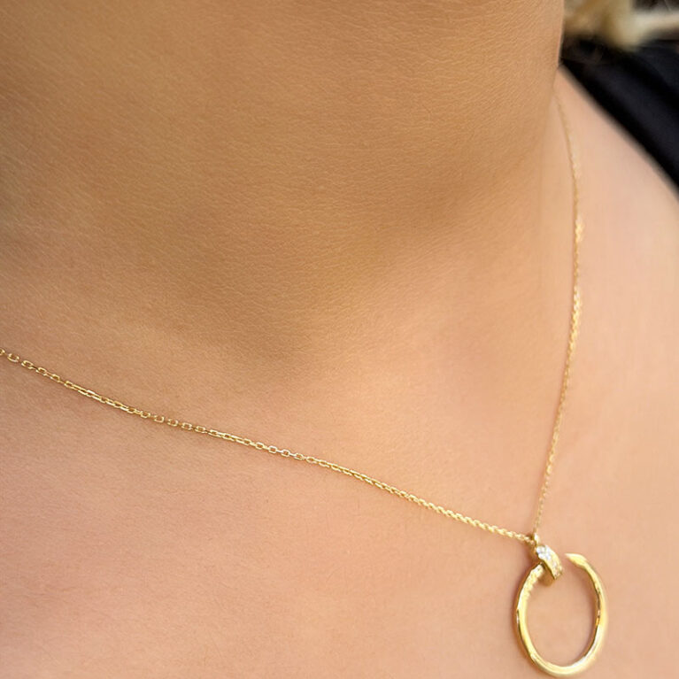 14 Ayar Altın Çivi Tasarım Kolye