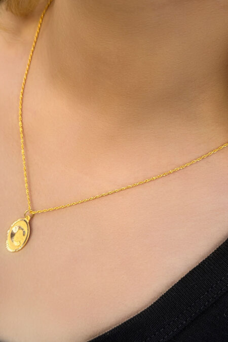 14 Ayar Altın Oval C Harfli Kolye