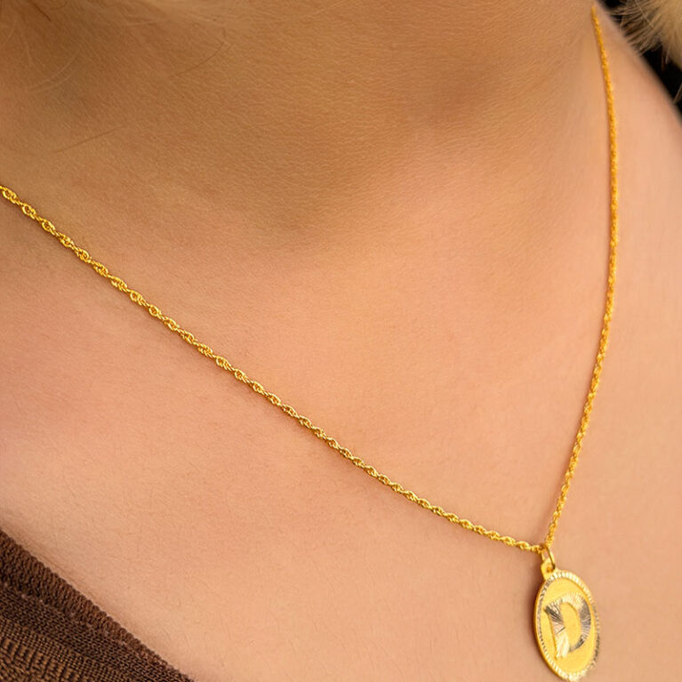 14 Ayar Altın Oval D Harfli Kolye