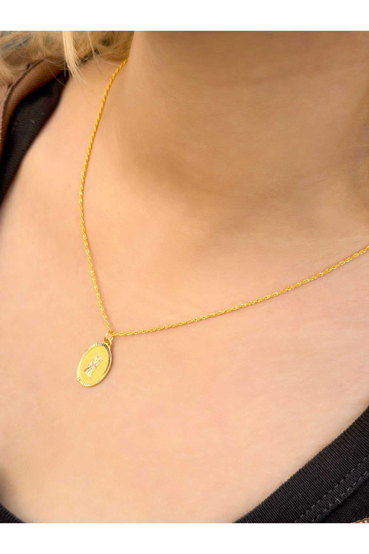 14 Ayar Altın Oval I Harfli Kolye