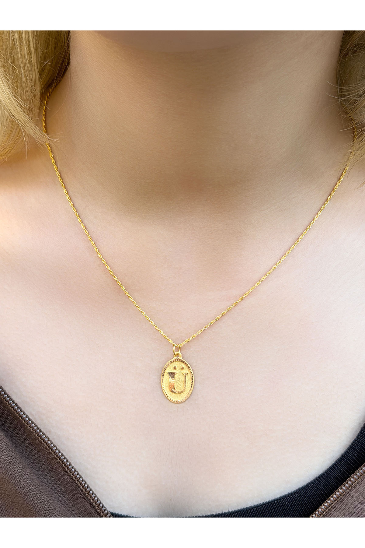 14 Ayar Altın Oval U Harfli Kolye