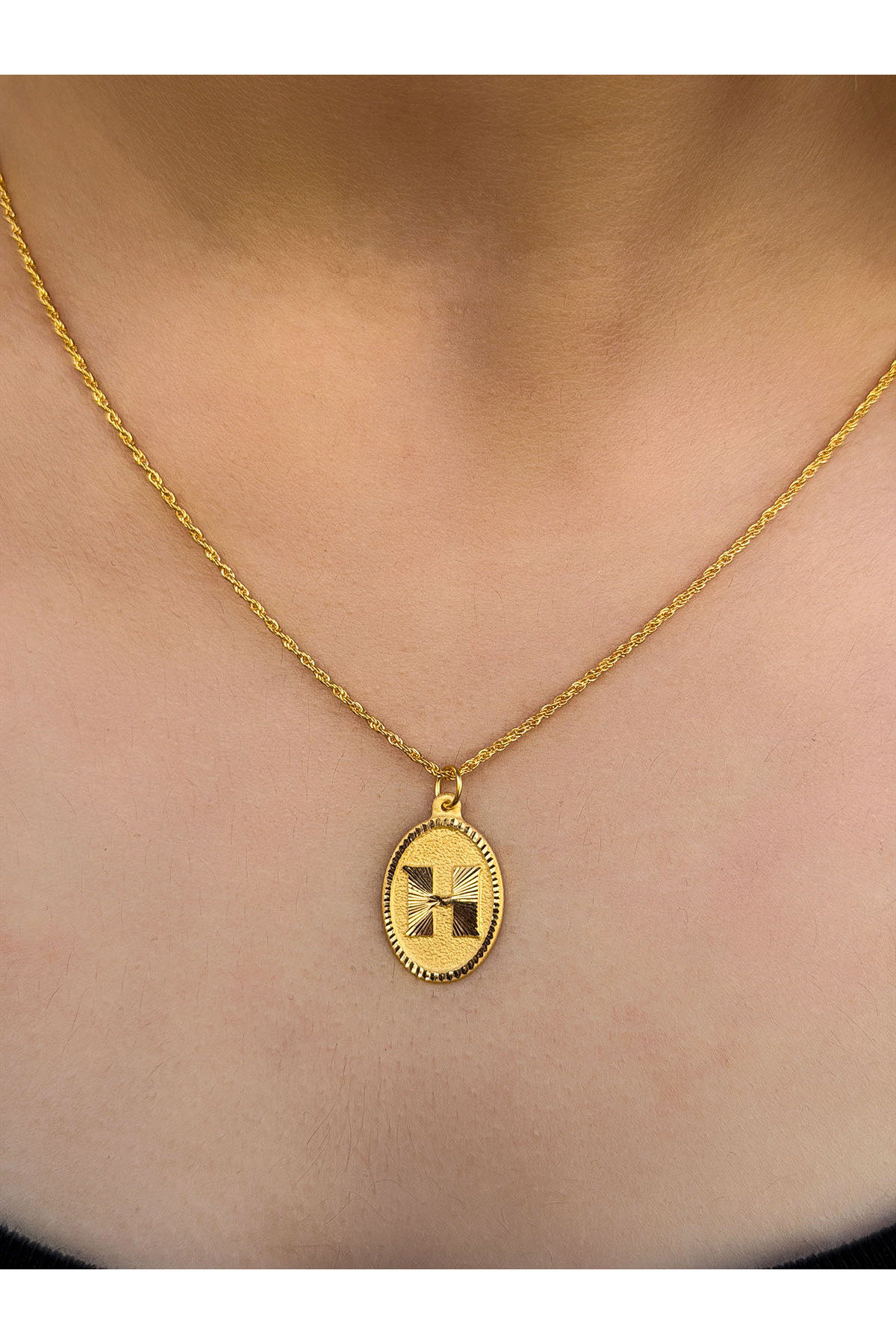 14 Ayar Altın Oval H Harfli Kolye