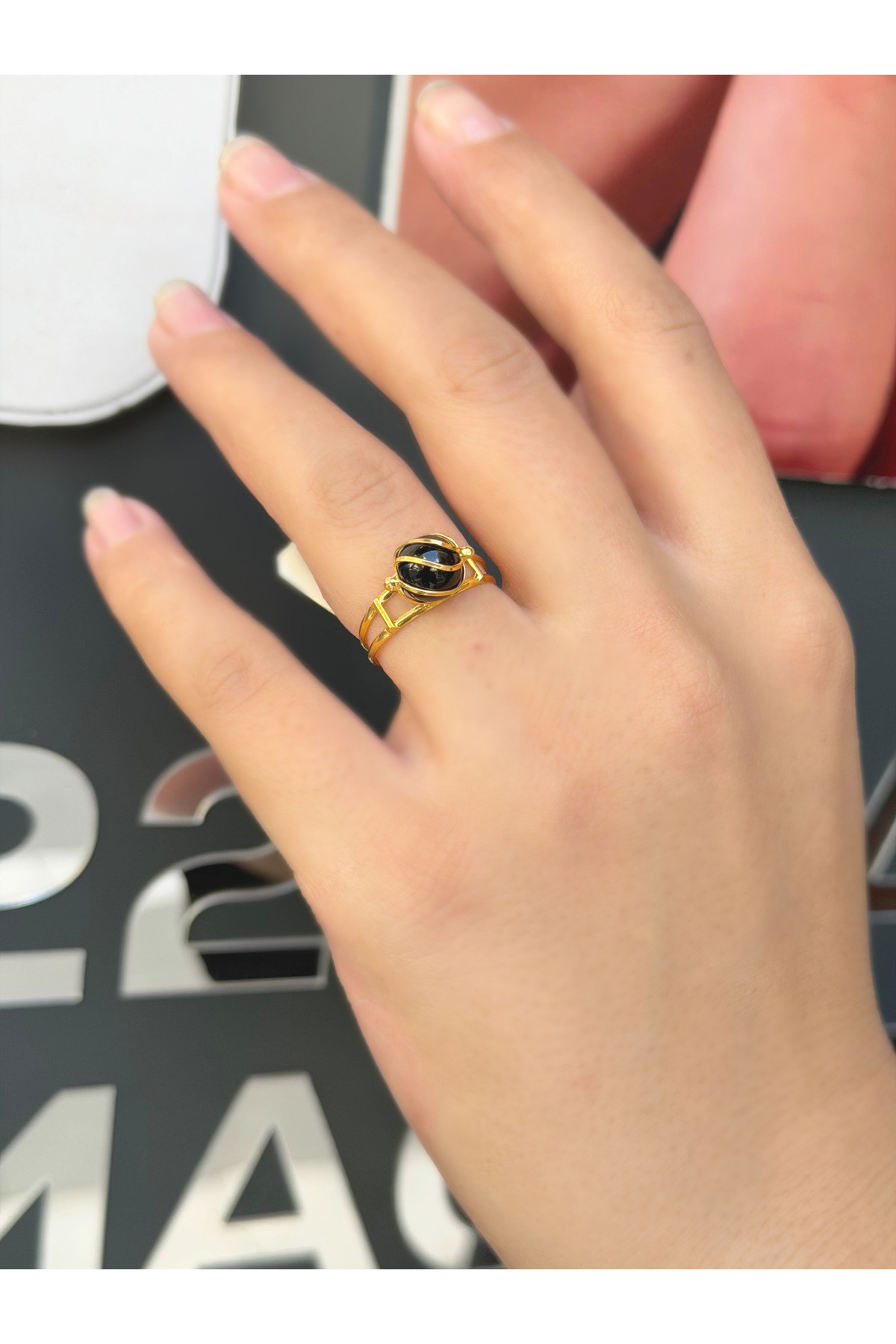 14 Ayar Altın Kafesli Onix Taşlı Yüzük