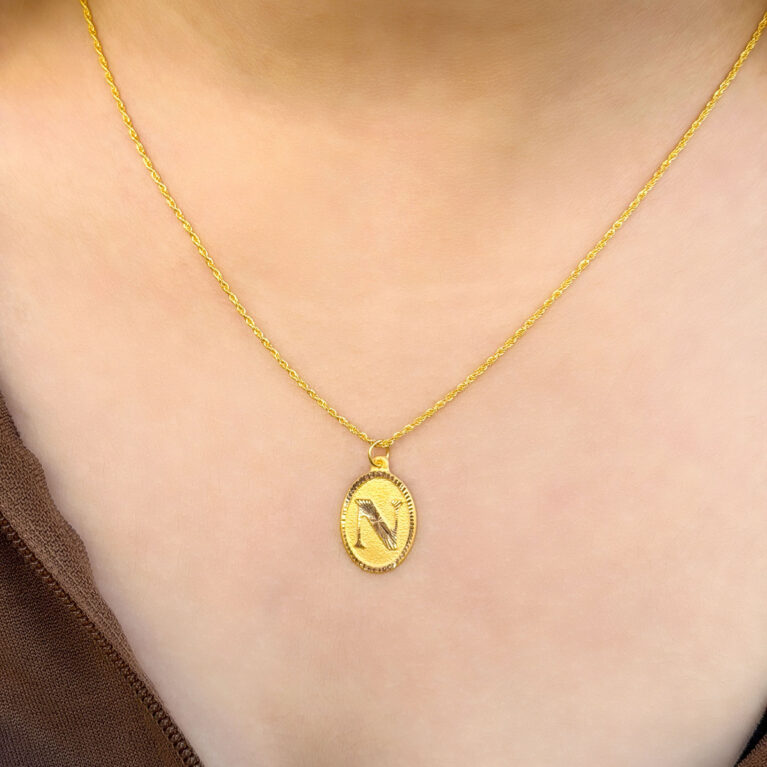 14 Ayar Altın Oval N Harfli Kolye