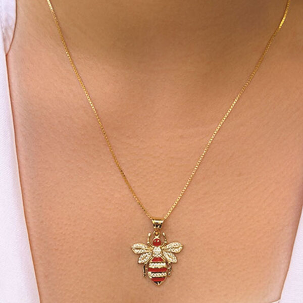 14 Ayar Altın Kırmızı Mineli Arı Kolye