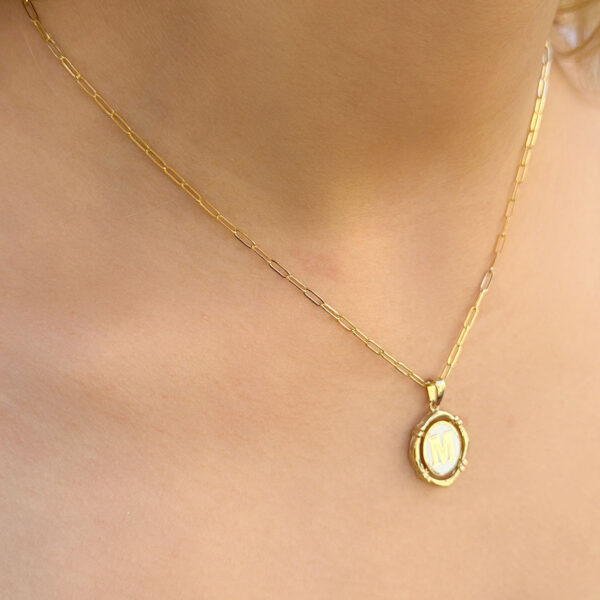 14 Ayar Retro M Harfi Kolye