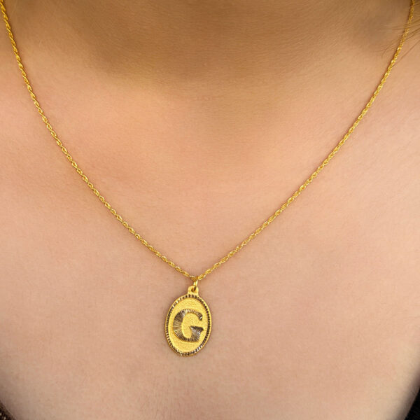 14 Ayar Altın Oval G Harfli Kolye