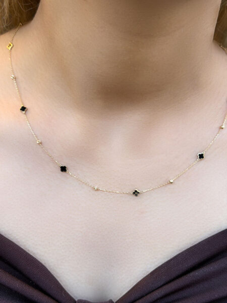 14 Ayar Altın Siyah Mineli Yonca Kolye