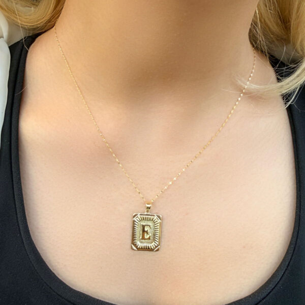 14 Ayar Altın Nostalji E Harfli Kolye